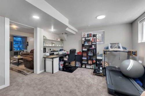 33 Edgevalley Way Nw, Calgary, AB 