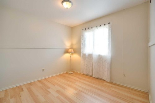 517 55 Avenue West, Claresholm, AB - Indoor Photo Showing Other Room