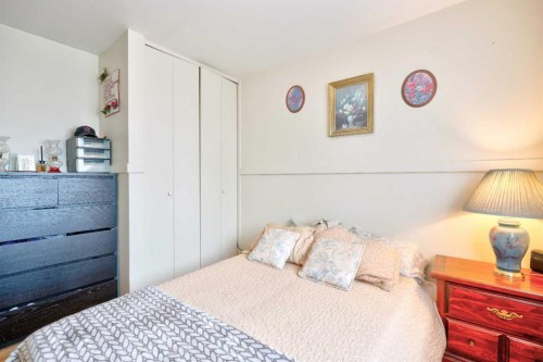 517 55 Avenue West, Claresholm, AB - Indoor Photo Showing Bedroom