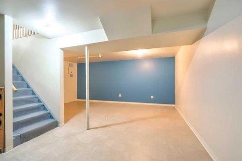 517 55 Avenue West, Claresholm, AB - Indoor Photo Showing Other Room