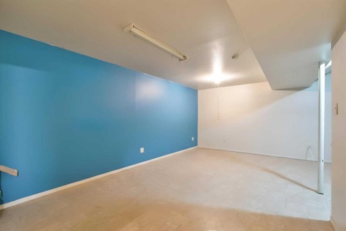517 55 Avenue West, Claresholm, AB - Indoor Photo Showing Other Room