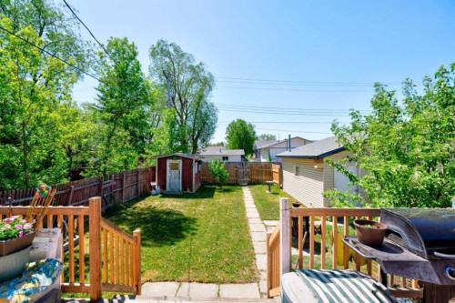 517 55 Avenue West, Claresholm, AB - Outdoor With Deck Patio Veranda