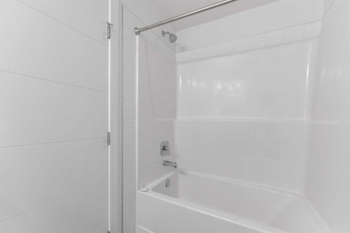 19645 48 Street Se, Calgary, AB - Indoor Photo Showing Bathroom