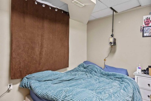 78 Tarington Place Ne, Calgary, AB - Indoor Photo Showing Bedroom