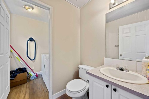78 Tarington Place Ne, Calgary, AB - Indoor Photo Showing Bathroom