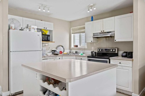 78 Tarington Place Ne, Calgary, AB - Indoor Photo Showing Kitchen