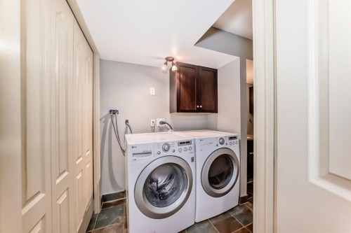 237 Rainbow Falls Drive, Chestermere, AB - Indoor Photo Showing Laundry Room