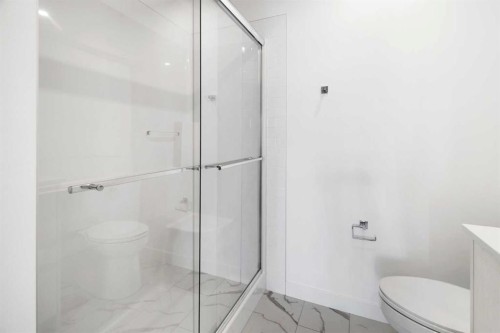 1314-6 Merganger Drive West, Chestermere, AB - Indoor Photo Showing Bathroom