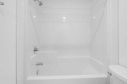 1314-6 Merganger Drive West, Chestermere, AB - Indoor Photo Showing Bathroom