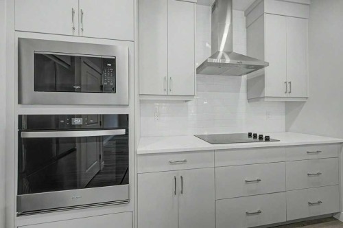 142 Sovereign Common Sw, Calgary, AB - Indoor Photo Showing Kitchen