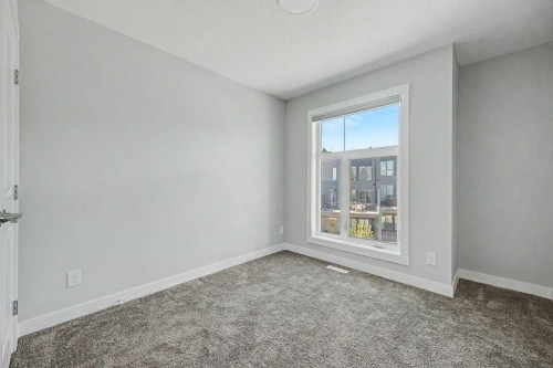 142 Sovereign Common Sw, Calgary, AB - Indoor Photo Showing Other Room