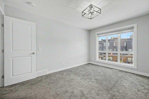 142 Sovereign Common Sw, Calgary, AB - Indoor Photo Showing Other Room