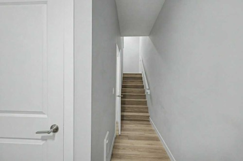 142 Sovereign Common Sw, Calgary, AB - Indoor Photo Showing Other Room