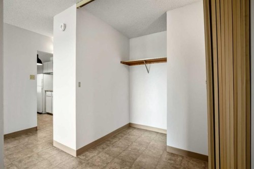 906-221 6 Avenue Se, Calgary, AB - Indoor Photo Showing Other Room