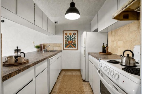 906-221 6 Avenue Se, Calgary, AB - Indoor Photo Showing Kitchen