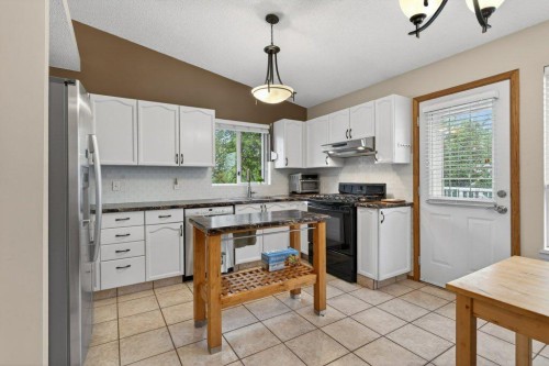 156 Rivercroft Close Se, Calgary, AB 