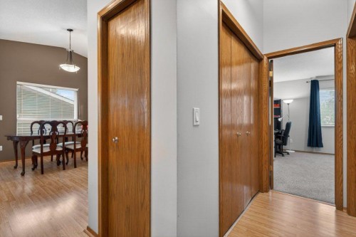 156 Rivercroft Close Se, Calgary, AB 