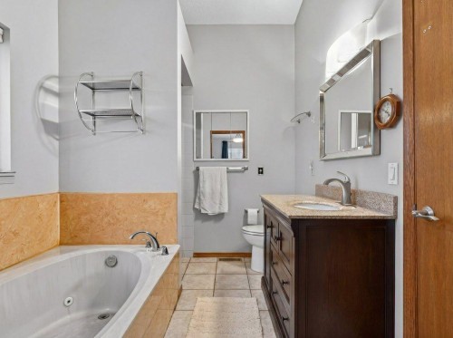 156 Rivercroft Close Se, Calgary, AB 