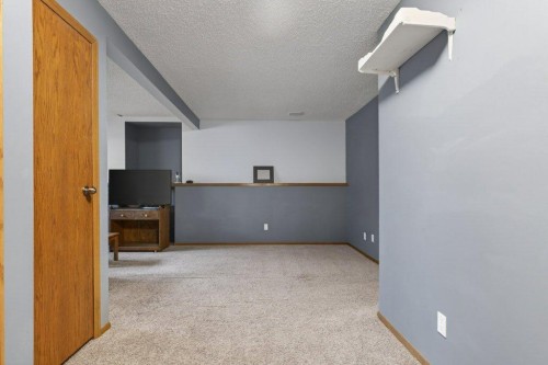 156 Rivercroft Close Se, Calgary, AB 