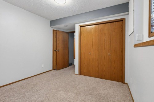 156 Rivercroft Close Se, Calgary, AB 