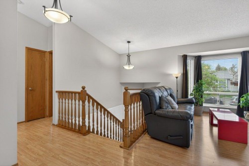 156 Rivercroft Close Se, Calgary, AB 