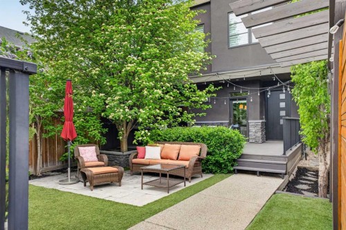 2415 25 Street Sw, Calgary, AB 
