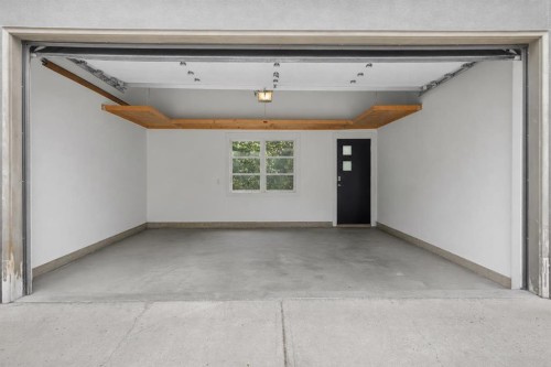 2415 25 Street Sw, Calgary, AB 