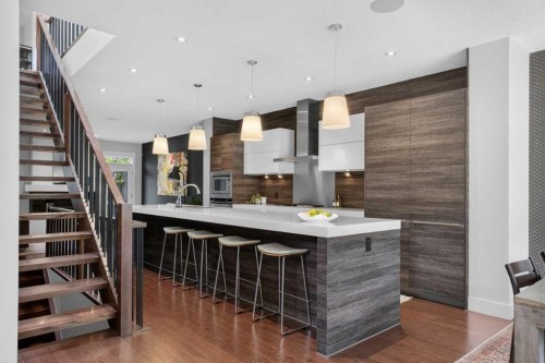 2415 25 Street Sw, Calgary, AB 
