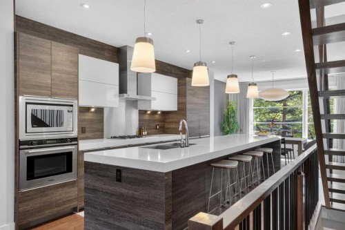2415 25 Street Sw, Calgary, AB 