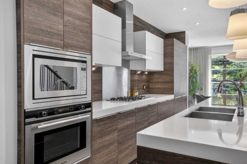 2415 25 Street Sw, Calgary, AB 