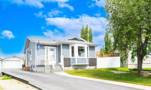 70 Elizabeth Way Se, Airdrie, AB 