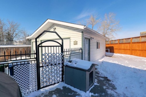 70 Elizabeth Way Se, Airdrie, AB 