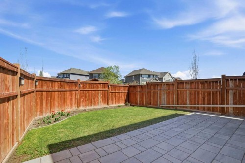 393 Masters Avenue Se, Calgary, AB - Outdoor