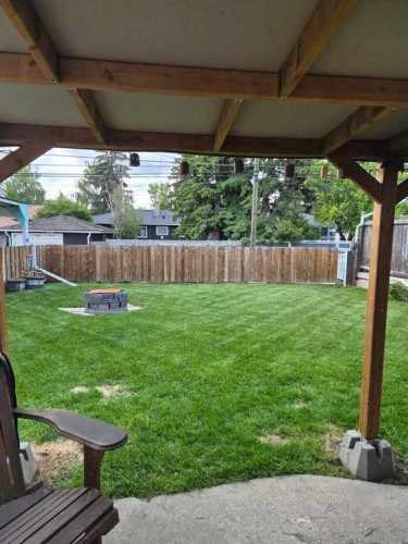 126 Springwood Drive Sw, Calgary, AB 