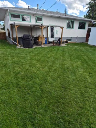 126 Springwood Drive Sw, Calgary, AB 