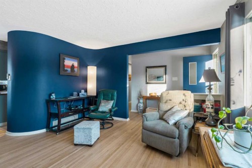 126 Springwood Drive Sw, Calgary, AB 