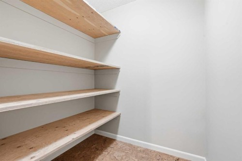 723-6400 Coach Hill Road Sw, Calgary, AB - Indoor Photo Showing Other Room