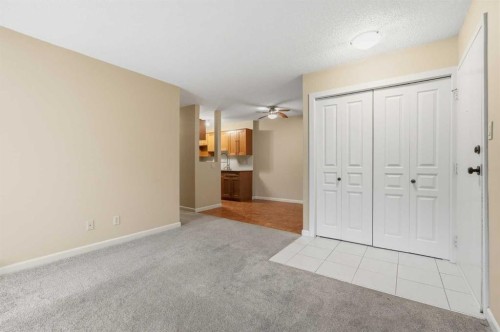 723-6400 Coach Hill Road Sw, Calgary, AB - Indoor Photo Showing Other Room
