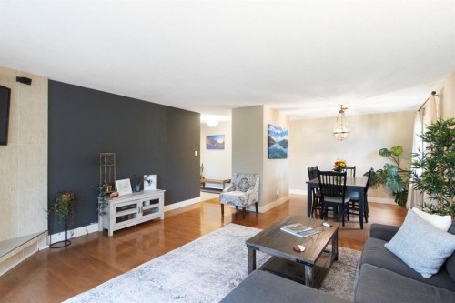 10504 Spadina Drive Sw, Calgary, AB 