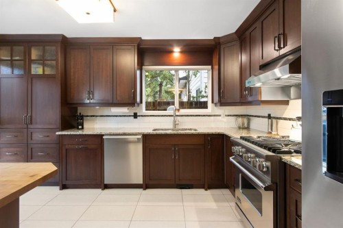 10504 Spadina Drive Sw, Calgary, AB 