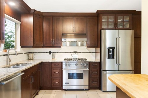 10504 Spadina Drive Sw, Calgary, AB 
