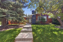 10504 Spadina Drive SW Calgary, AB T2W 0T4