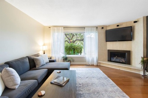 10504 Spadina Drive Sw, Calgary, AB 