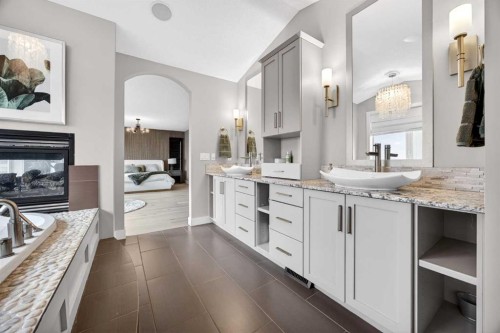 224 Springbluff Heights Sw, Calgary, AB 