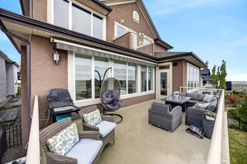 224 Springbluff Heights Sw, Calgary, AB 