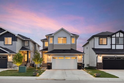 836 Edgefield Street  Strathmore, AB T1P 0A7