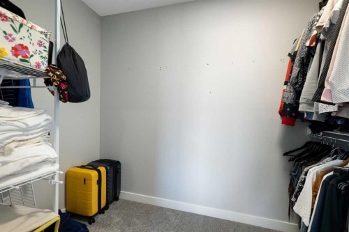 836 Edgefield Street, Strathmore, AB - Indoor With Storage