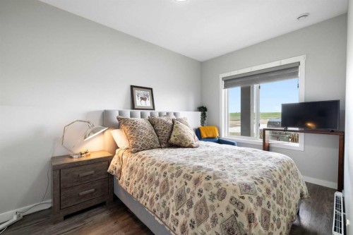836 Edgefield Street, Strathmore, AB - Indoor Photo Showing Bedroom