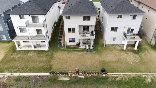 836 Edgefield Street, Strathmore, AB - Outdoor
