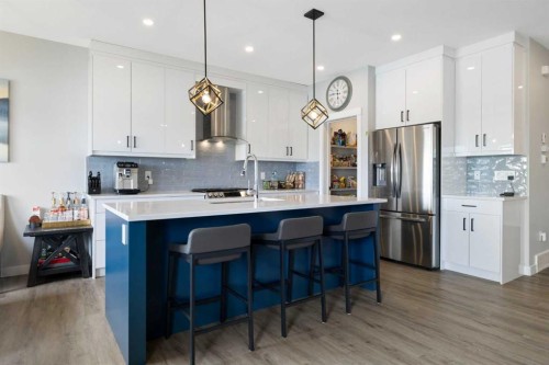 836 Edgefield Street, Strathmore, AB - Indoor Photo Showing Kitchen With Upgraded Kitchen